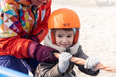 7 дней: Юлия Зимина поставила дочь на лыжи