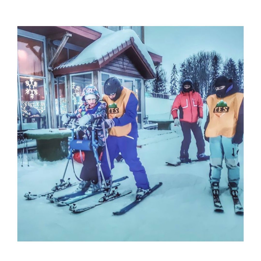Фонд «География добра» запускает инклюзивный проект «Лыжи мечты» для детей и взрослых, желающих научиться кататься на горных лыжах