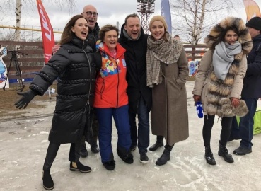 Letidor: Ирина Безрукова, Павел Кабанов и другие звезды поддержали детей с инвалидностью на горнолыжном склоне